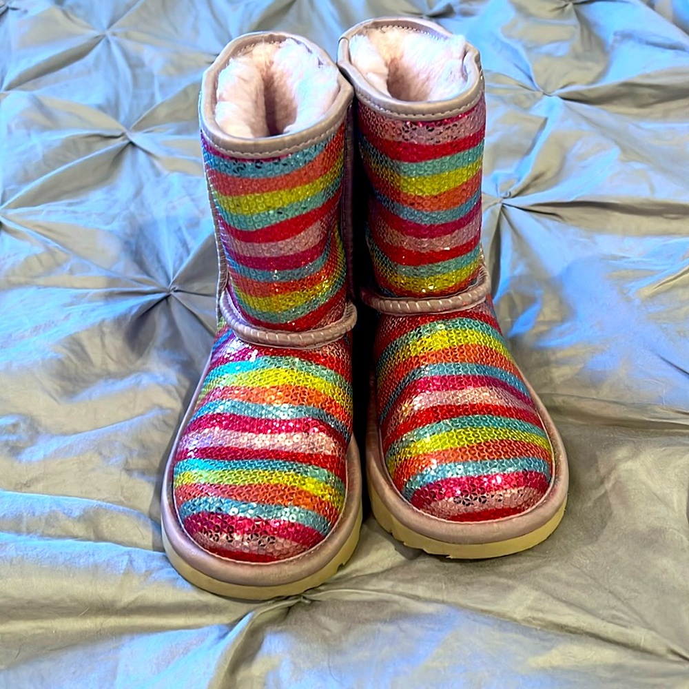 NWOT kids ugg boots -size 13